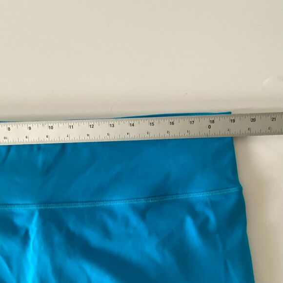Fabletics Motion 365 Size 4X High-Waisted Blue Bike Shorts  6" Inseam - Picture 6 of 10